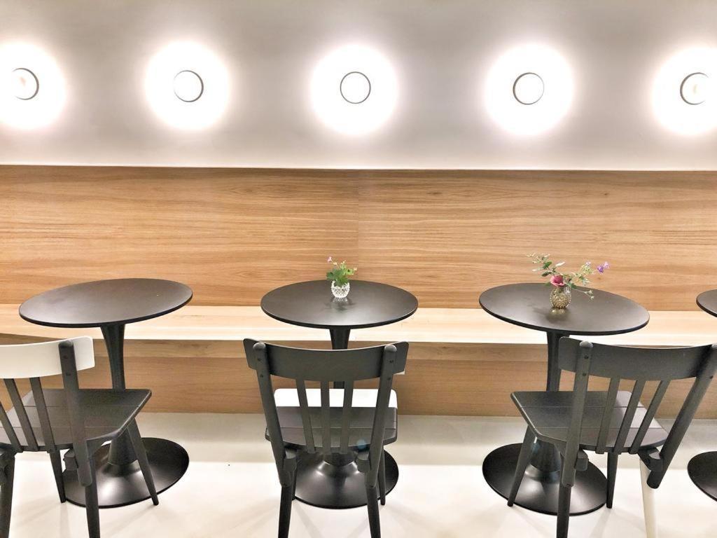 Grosszuegiges Apartment Mit Lounge Naehe Naschmarkt เวียนนา ภายนอก รูปภาพ
